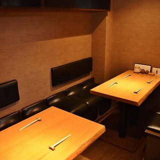 3名以上から御予約受付可。店内奥のテーブル席
ゆったりとお食事をお楽しみ下さい可