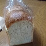 ムール ア・ラ ムール - 買ってきたパン③
            ・黒い食パン