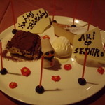 ビストロ・ラ・クッチーナ - 食後のデザートは、9月生まれのぼくと息子の名前を入れて