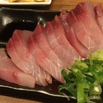 揚鶏屋　伊予 - ハマチの刺身