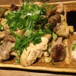 揚鶏屋　伊予 - 石焼鶏の盛り合わせ