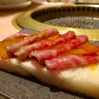 焼肉 銀座コバウ 特別室 - 名物：炙りユッケ