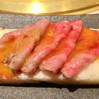 焼肉 銀座コバウ 特別室 - 名物：炙りユッケ