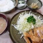 美乃屋 - 豚カツ定食700円