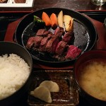 中目黒 炙家鐵玄 - ラムモモステーキ定食 1080円、ご飯大盛り無料、全品、サラダ・みそ汁・龍馬たくあん付き