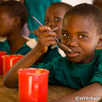 Curry Shop S - レトルトスープカレーの商品の売上の一部はWFP学校給食プログラムに寄付しております