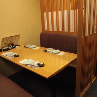 [Private rooms available for 2 to 50 people] We have a variety of large, medium, and small private rooms available.