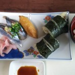 海さくら - 食事物、サンマ握り、いなり、サラダ巻き