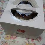 四季の菓子工房シャロン - デコレーションケーキ・箱。