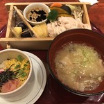 Ichinii San - 野菜と豚の蒸し物
