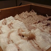 華蓮  大阪心斎橋店 - 黒牛と黒豚のせいろ蒸し