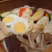 華蓮  大阪心斎橋店 - 下の段は野菜