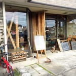 カフェ&リビング ウチダ - 外観の雰囲気！