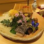 銀座 しのはら - 八寸：鰻 戻り鰹 松茸と青菜のおひたし 衣かつぎ 煮蛸 玉子しんじょ さつまいもの蜜煮 枝豆の紹興酒煮 蛸の柔らか煮 大徳麩 黄身寿司博多 衣被大徳寺納豆射込み2