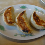 ラーメン 雅 - 3個餃子(320円)