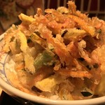 味奈登庵 - さらに  #食べログ的に撮るとこうなる。  
      大きいかき揚げ天ぷらがウレシイ♡