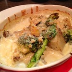 オーブンで焼き上げるバーニャカウダ