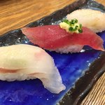 築地すし大 本館 - 真鯛、かつお、ボタン海老。