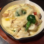 チーズ料理と肉盛りバル 南森町ロマンチック食堂 - ラクレットチーズたっぷりハイジのチーズセット