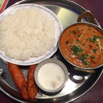 インド料理クリスパマハル - ジャガイモとチキンのカレー
