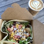 ビーエスビー コーヒー ロースターズ - ランチボックス&カフェラテ