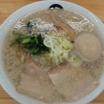 伊藤商店 - 白の半熟煮玉子中華そば  840円