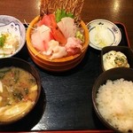 Mekikinoginji - 刺身定食