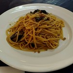 トラットリア・イタリア - セットの肉味噌と茄子の和風パスタ。そうは見えないけどかなりのボリューム！