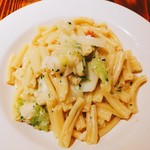 トラットリア ダイ パエサーニ - タラとキャベツのオイルソース（カサレッチ）