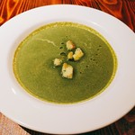 トラットリア ダイ パエサーニ - ほうれん草のスープ