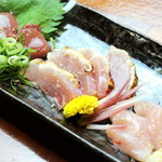とり焼き居食酒家 あじまる - 黒さつま鶏刺身3種盛