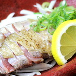とり焼き居食酒家 あじまる - 黒さつま鶏のモモタタキ