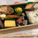 ほっともっと - 料理写真:特撰幕の内弁当 790円。