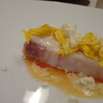 食堂セゾンドール - ＊ヒラマサ自体も旨みを感じますが、グレープフルーツのソースが爽やかで美味しい。