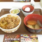 Sukiya - 牛丼おでん3点セット並盛 680円