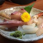 Wafuuizakayaumeichi - 鮮度抜群、白身魚のお造り 900円