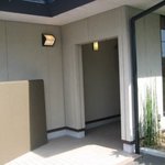 千松しま - 入口は2階から