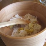 千松しま - 曲げワッパのお櫃に入った栗ご飯