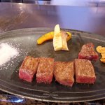 She'll be - あたたかいレアです（神戸牛サーロイン）