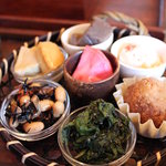 じねんや - 玄米かご弁当