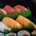 回転寿司すノ家 - まぐろ，サーモン