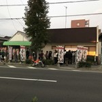手打十段 うどんバカ一代 - 早朝6時から、しっかり行列