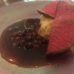 Abats. - ワイフのメイン　和牛のイチボ山椒ソース　黄ニラ添え