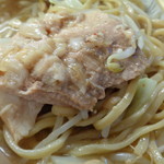 ラーメン二郎 - 豚一枚目