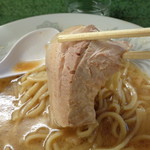 ラーメン二郎 - 重量感