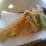 三稜 - 天せいろの天ぷら。