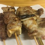 酒場二丁目 - 串焼き盛合せ¥600(税別)。