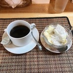 タイ料理亜路居亭 - Coffeeとココナツアイス