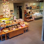 レストラン楓 - 百年草内のお土産屋さん