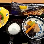 日本海庄や - 日替り焼き魚定食（切落し鮪付）